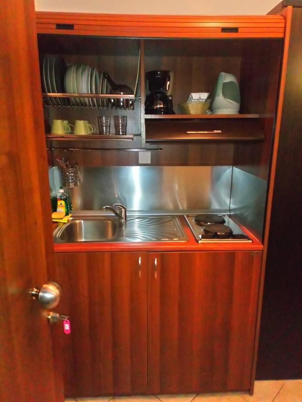 アスプロヴァルタAl Mareアパートメント 部屋 写真